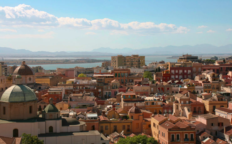 Bezoek ook zeker de stad Cagliari tijdens je vakantie.