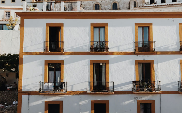 Geniet van de rust én het bruisende deel van Ibiza
