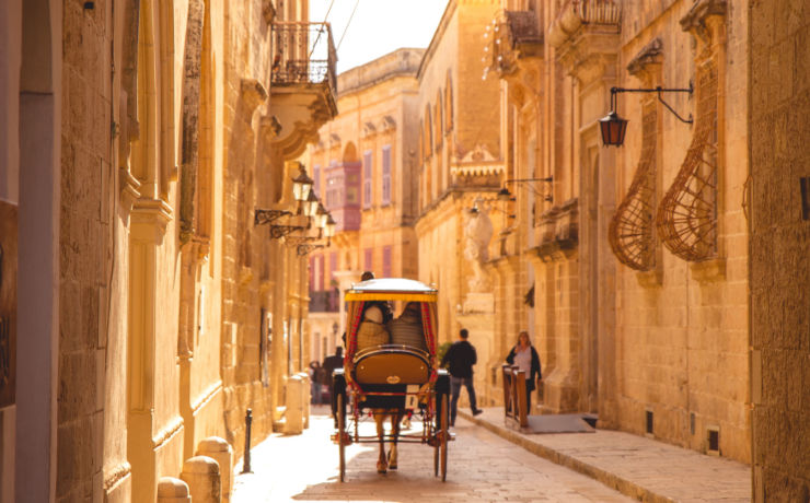 Wandel door de eeuwenoude straten op Malta