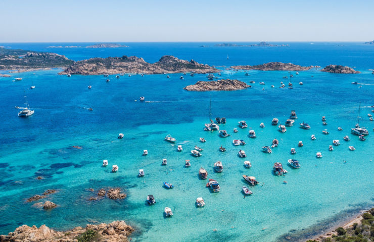 Hoe groot is Sardinië