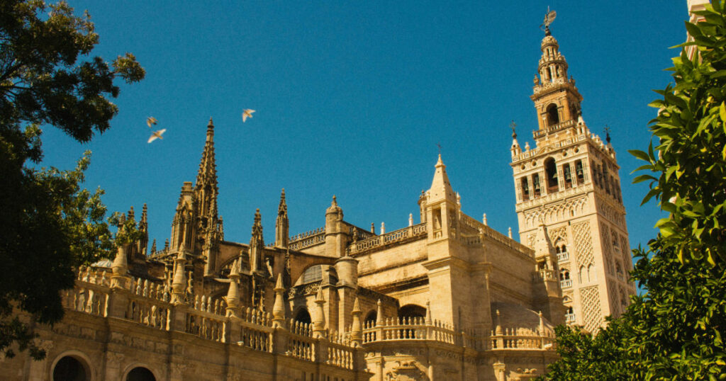 De Kathedraal van Sevilla met de Giralda Toren