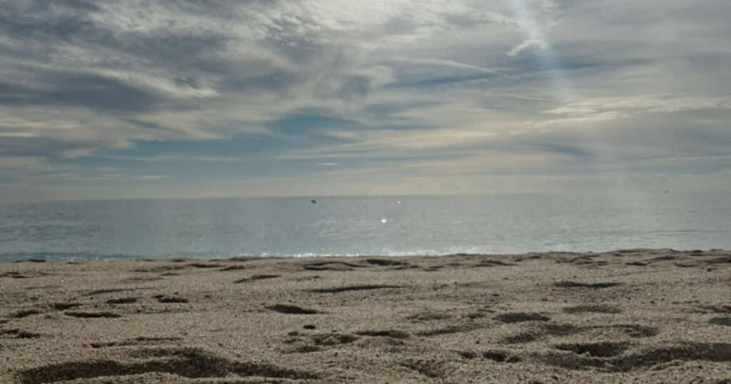 Genieten van het prachtige strand